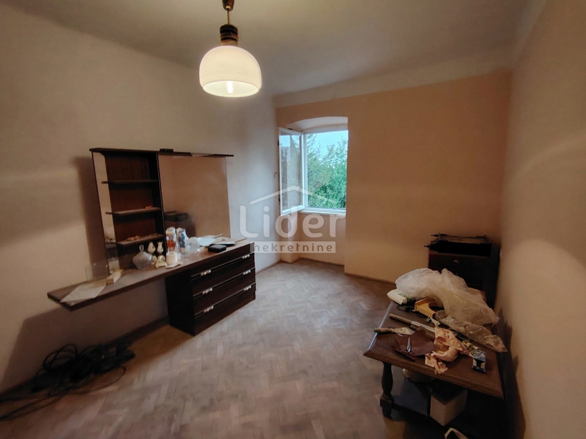 GRIŽANE 2 case in pietra + casetta, ambiente tranquillo