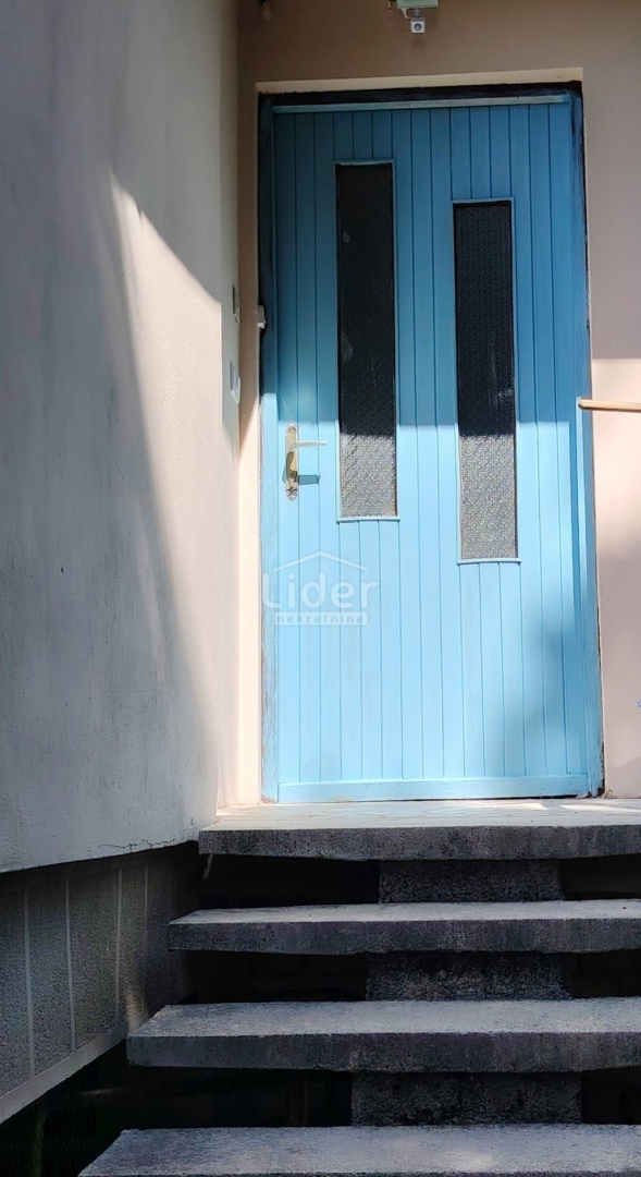 GRIŽANE 2 case in pietra + casetta, ambiente tranquillo