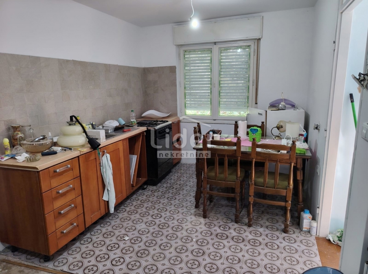 GRIŽANE 2 case in pietra + casetta, ambiente tranquillo