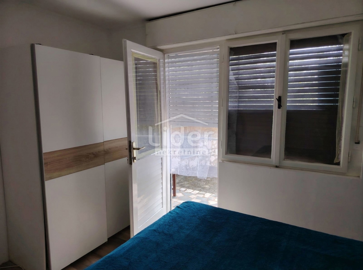 GRIŽANE 2 case in pietra + casetta, ambiente tranquillo