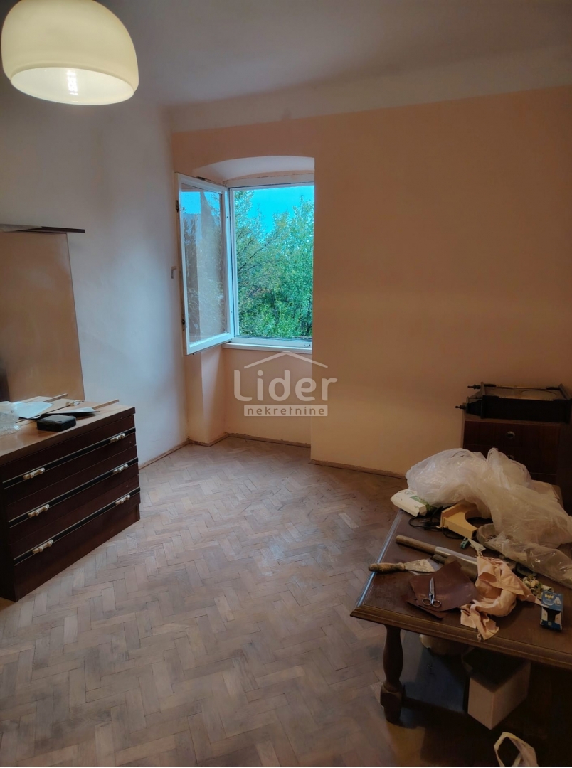 GRIŽANE 2 case in pietra + casetta, ambiente tranquillo