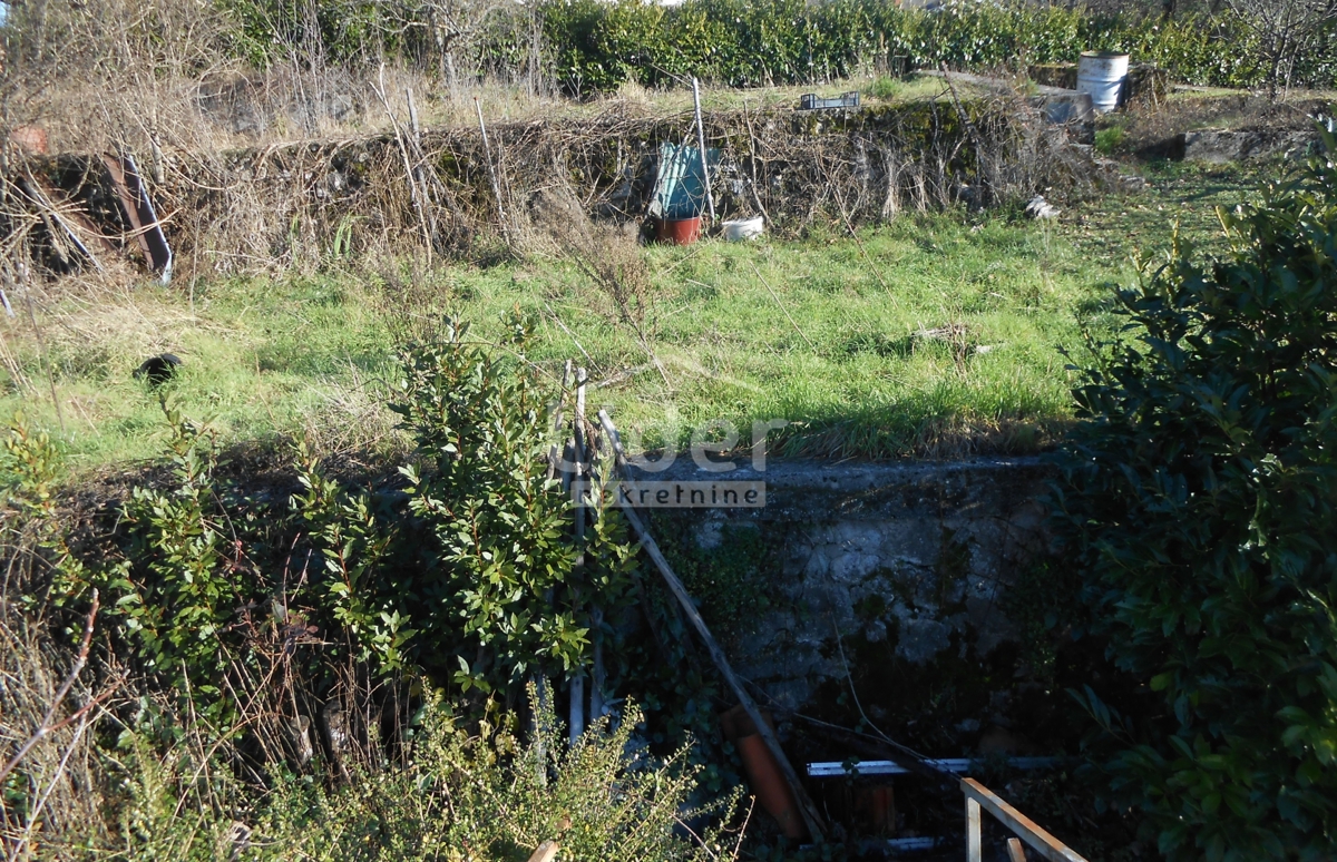 MARČELJI Casa con potenziale interessante e giardino