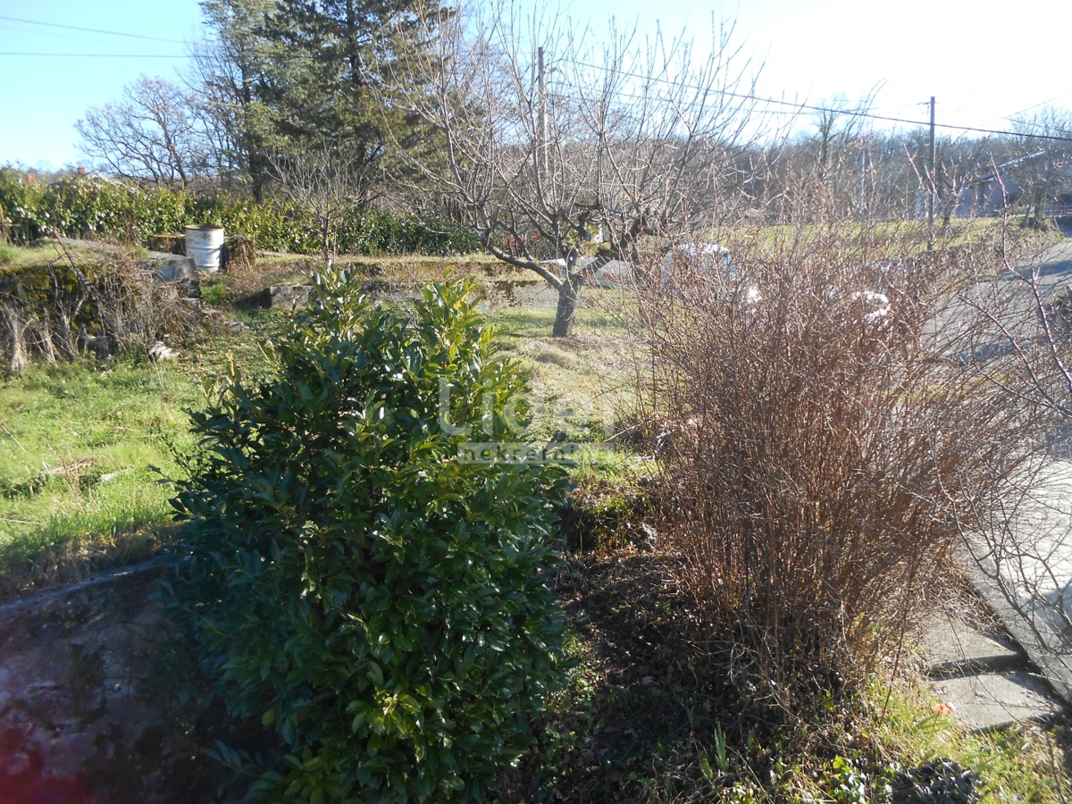 MARČELJI Casa con potenziale interessante e giardino
