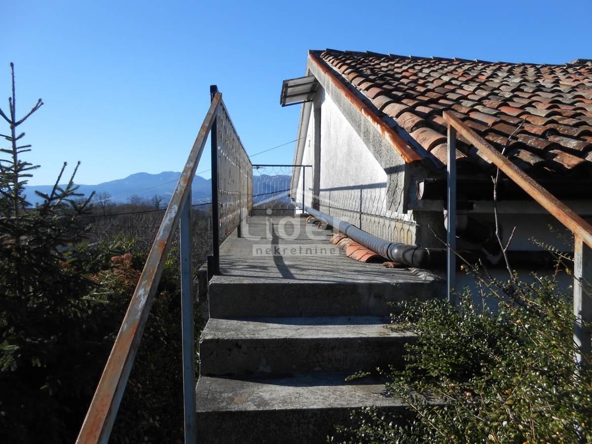 MARČELJI Casa con potenziale interessante e giardino