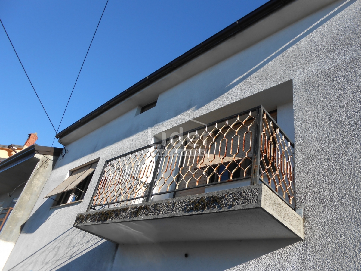 MARČELJI Casa con potenziale interessante e giardino