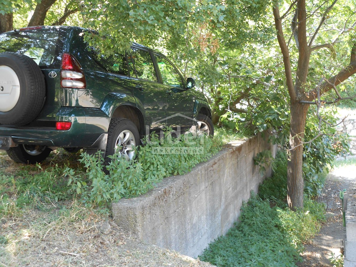 BUNICA Casa con giardino e vista mare