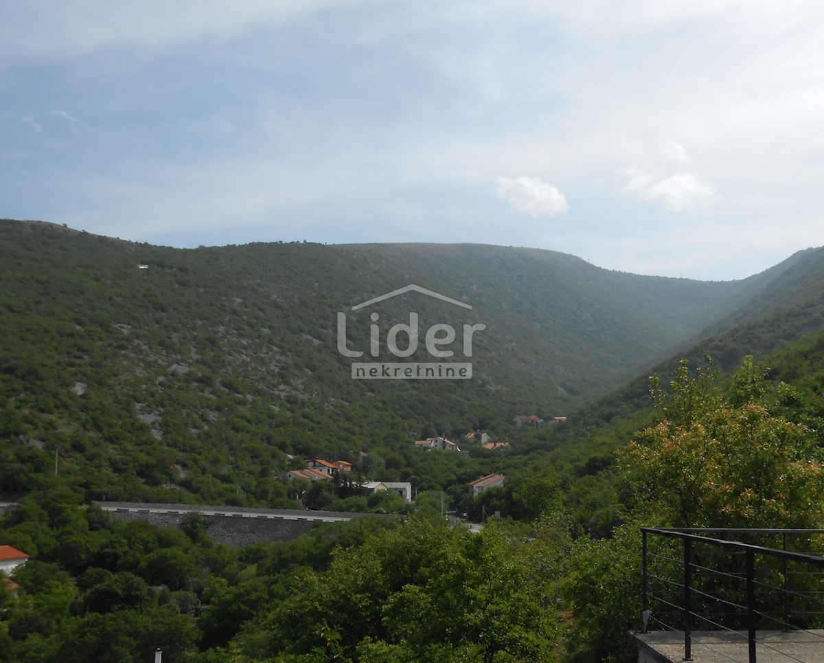 BUNICA Casa con giardino e vista mare