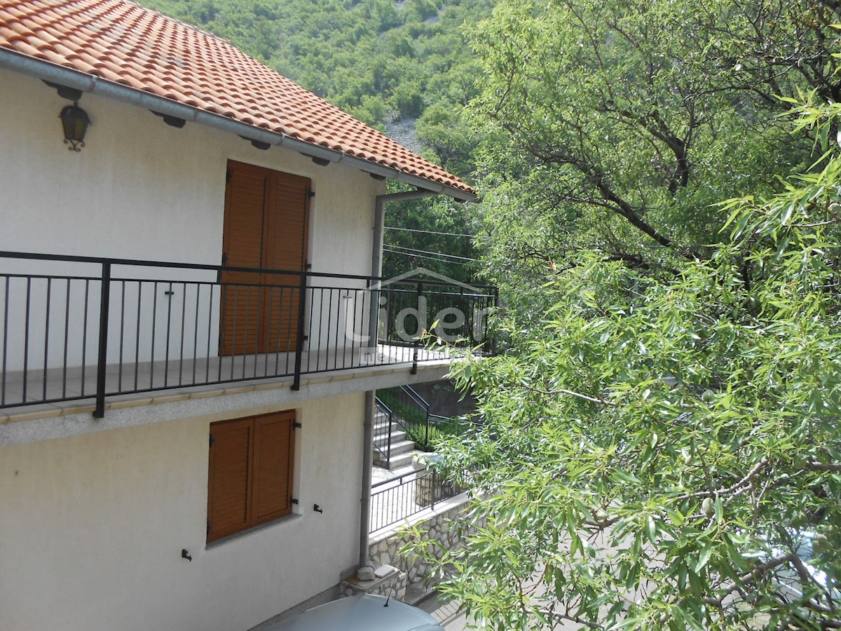 BUNICA Casa con giardino e vista mare