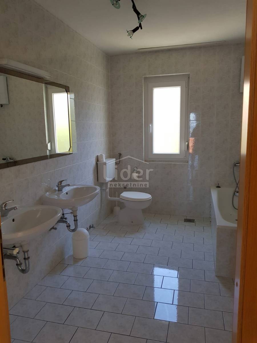 Casa Dramalj, Crikvenica, 368m2