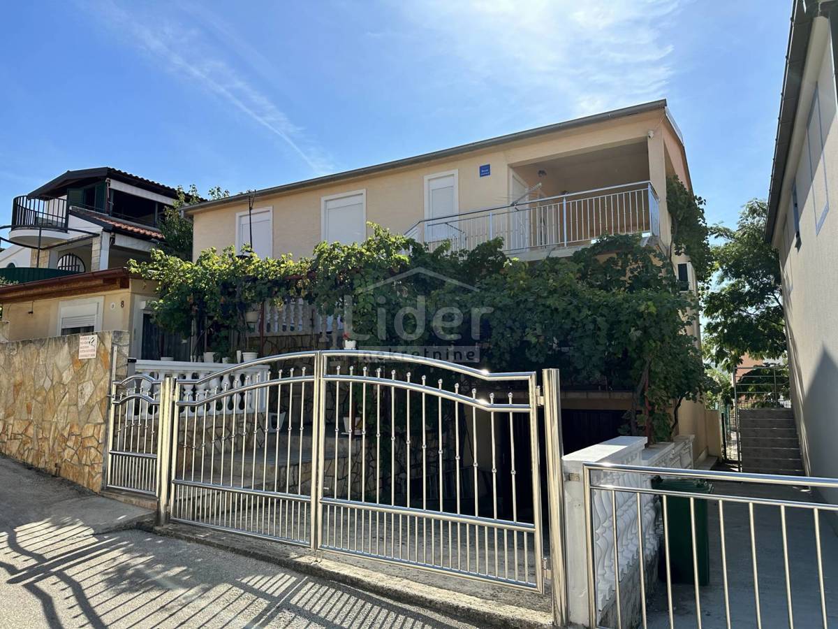 Casa Kruševo, Obrovac, Šušnjar 1, 187m2