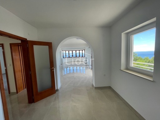 OPATIJA Appartamento duplex con splendida vista mare