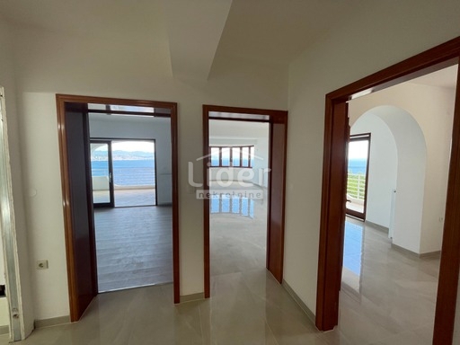 OPATIJA Appartamento duplex con splendida vista mare