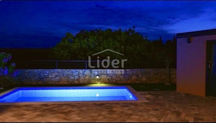 KORNIĆ (KRK) Villa nuova con piscina e vista mare 