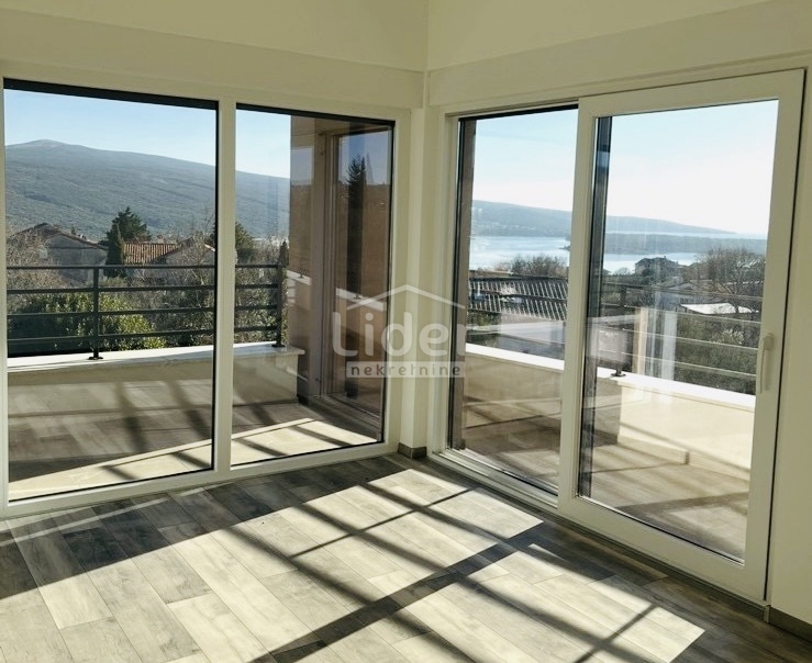 KORNIĆ (KRK) Villa nuova con piscina e vista mare 