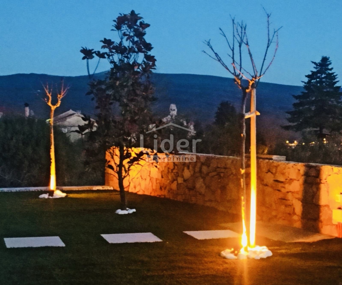 KORNIĆ (KRK) Villa nuova con piscina e vista mare 