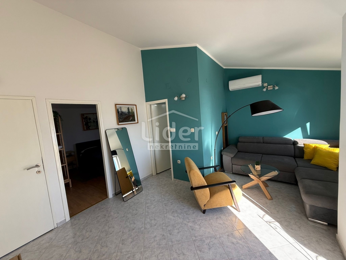 Casa Posedarje, 192m2