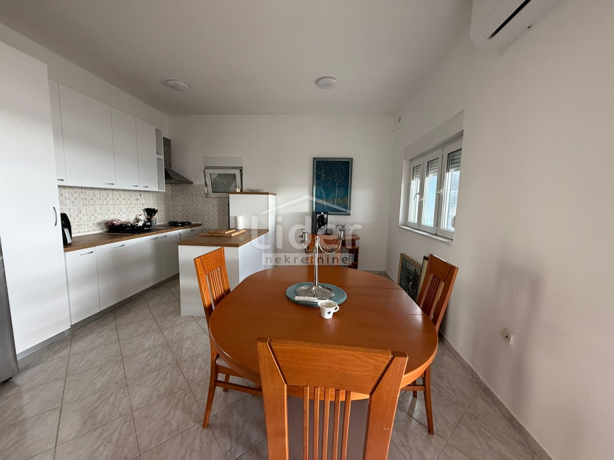 Casa Posedarje, 192m2