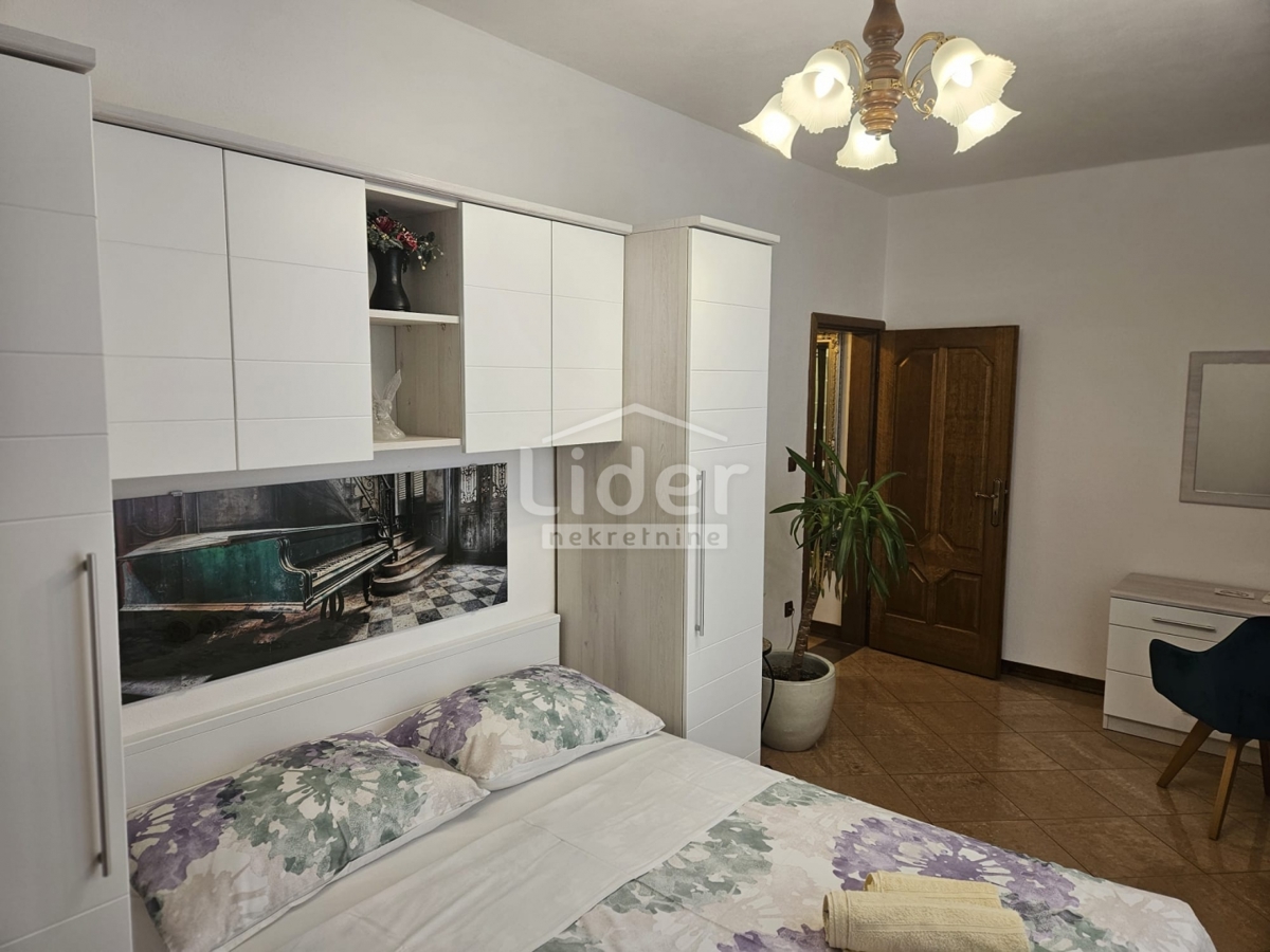 CRIKVENICA - casa con tre appartamenti in un'ottima posizione