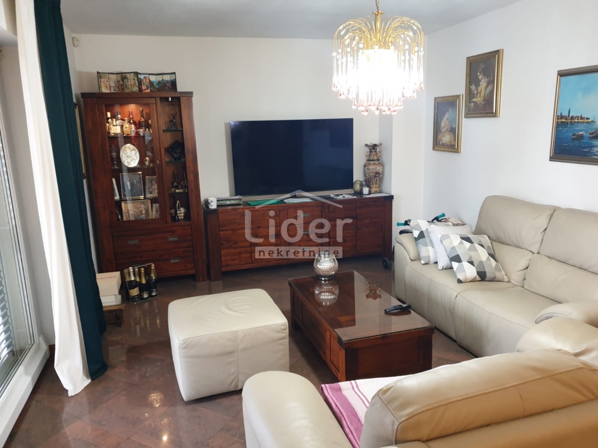 CRIKVENICA - casa con tre appartamenti in un'ottima posizione