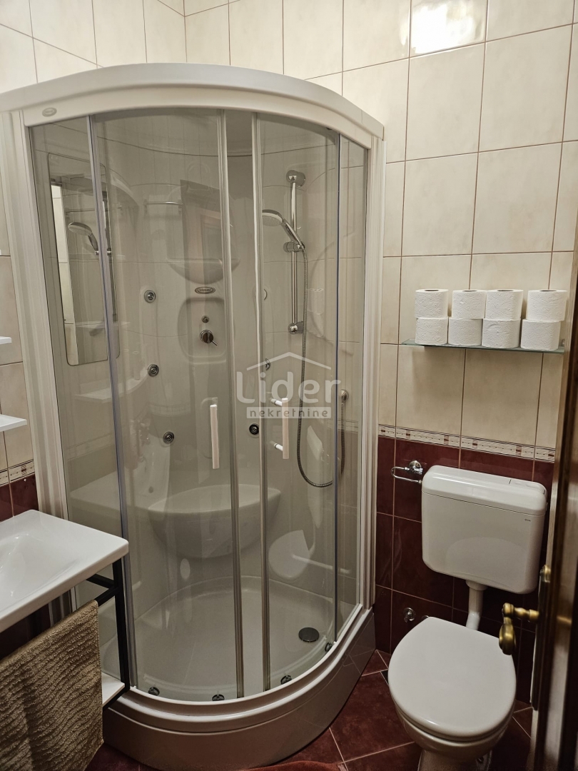 CRIKVENICA - casa con tre appartamenti in un'ottima posizione