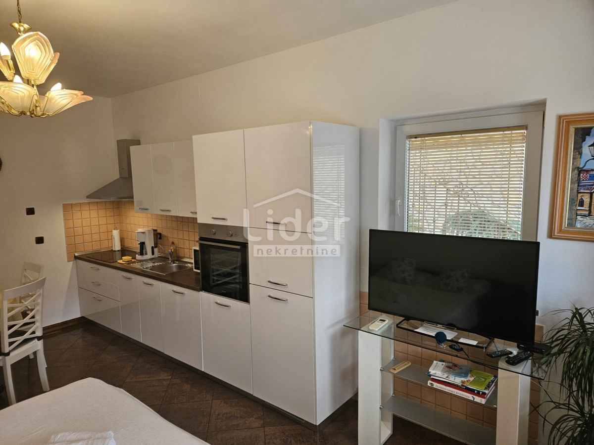 CRIKVENICA - casa con tre appartamenti in un'ottima posizione