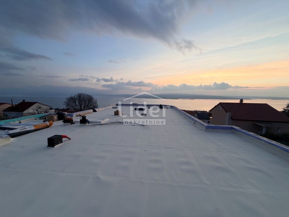 CRIKVENICA Nuova costruzione, 2 appartamenti, piscina