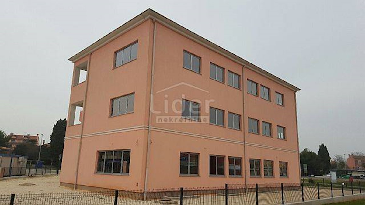 ROVINJ Business space of 1260 m2 on 1650 m2 of land