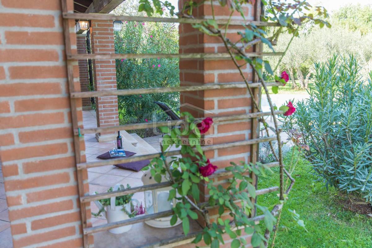 POREČ - bellissima villa in ottima posizione
