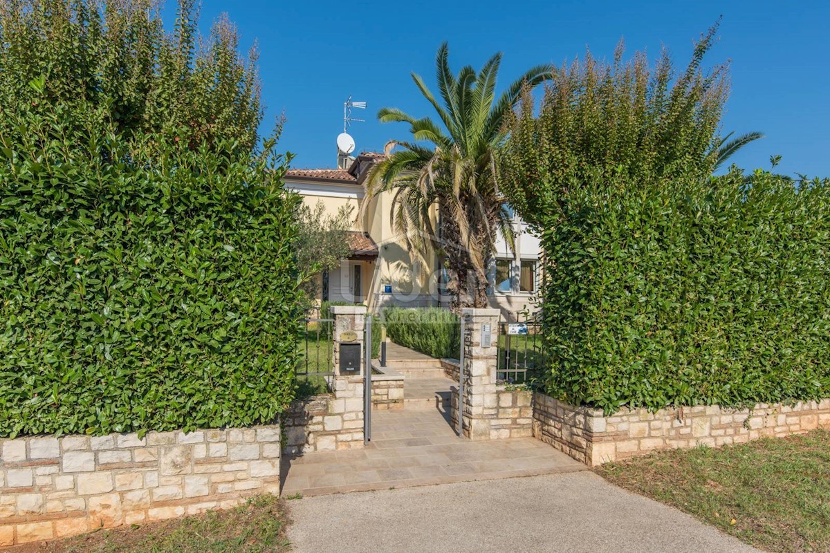 POREČ - bellissima villa in ottima posizione