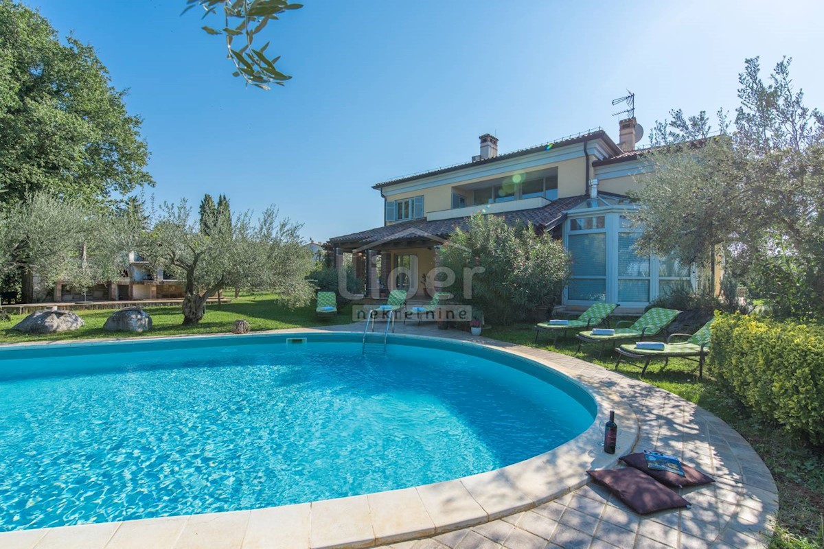 POREČ - bellissima villa in ottima posizione