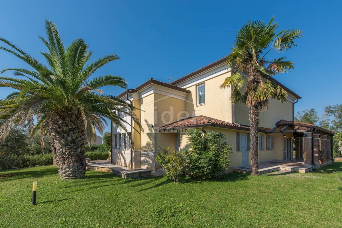 POREČ - bellissima villa in ottima posizione