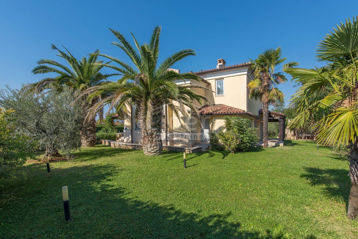 POREČ - bellissima villa in ottima posizione