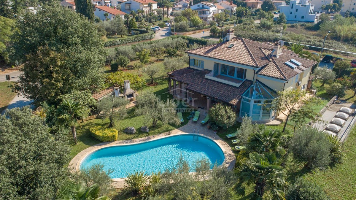 POREČ - bellissima villa in ottima posizione