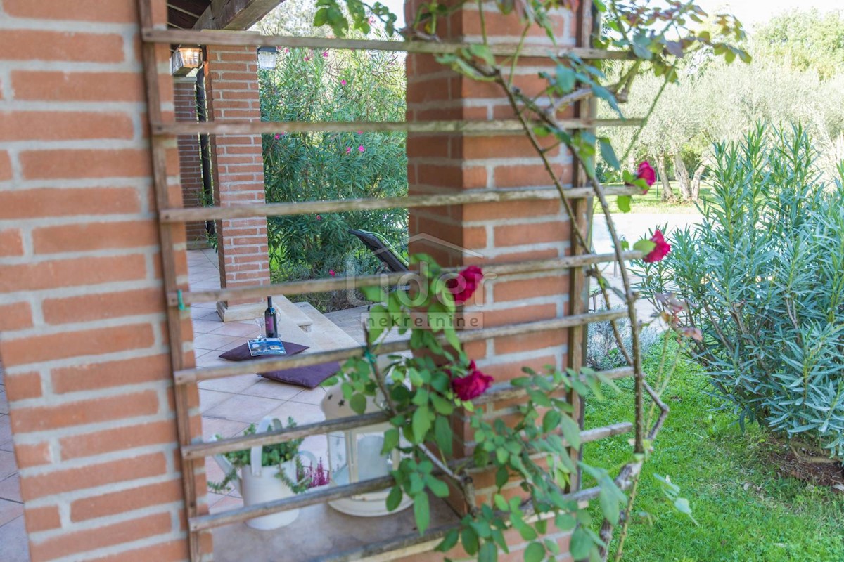 POREČ - bellissima villa in ottima posizione