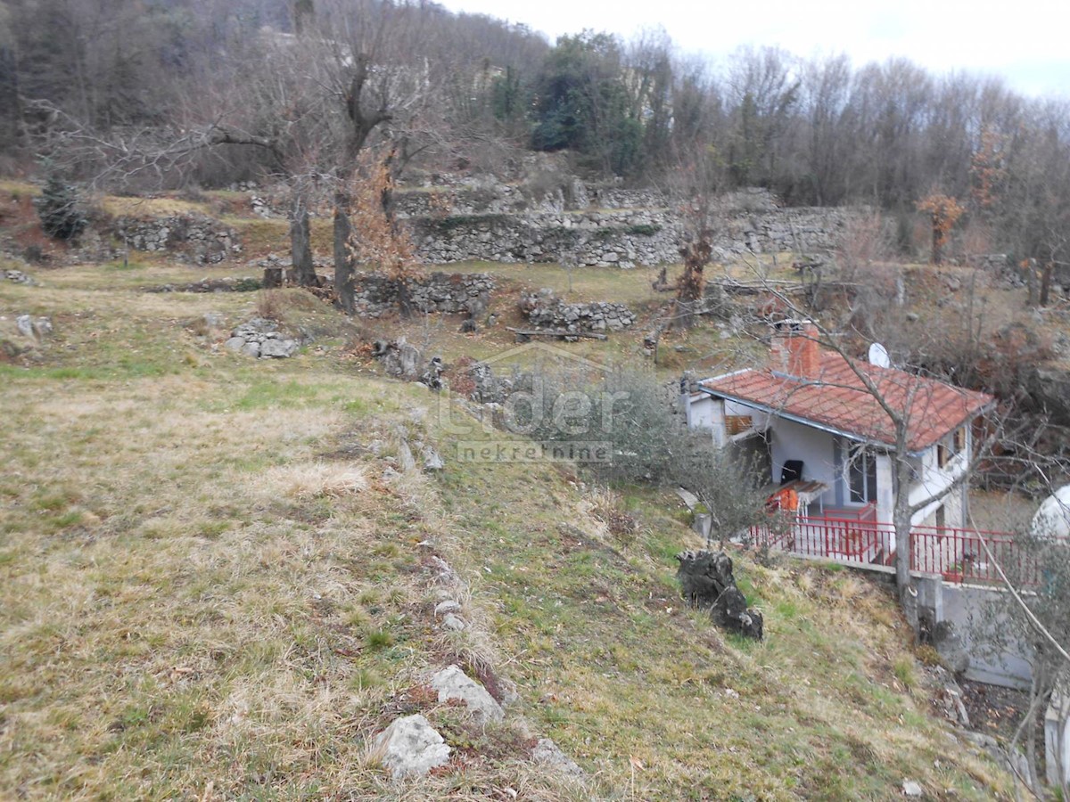 RUKAVAC Terreno 5542 m2 con vista mare