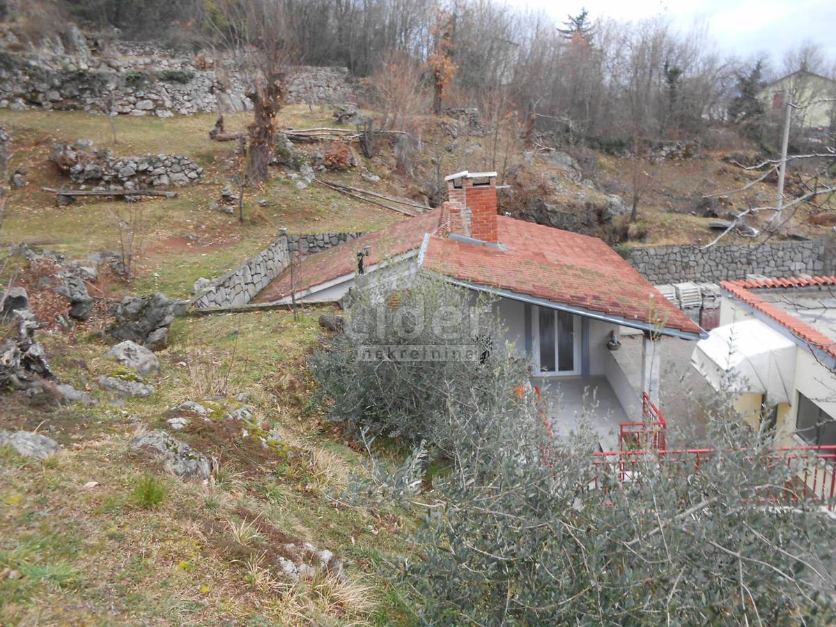 RUKAVAC Terreno 5542 m2 con vista mare