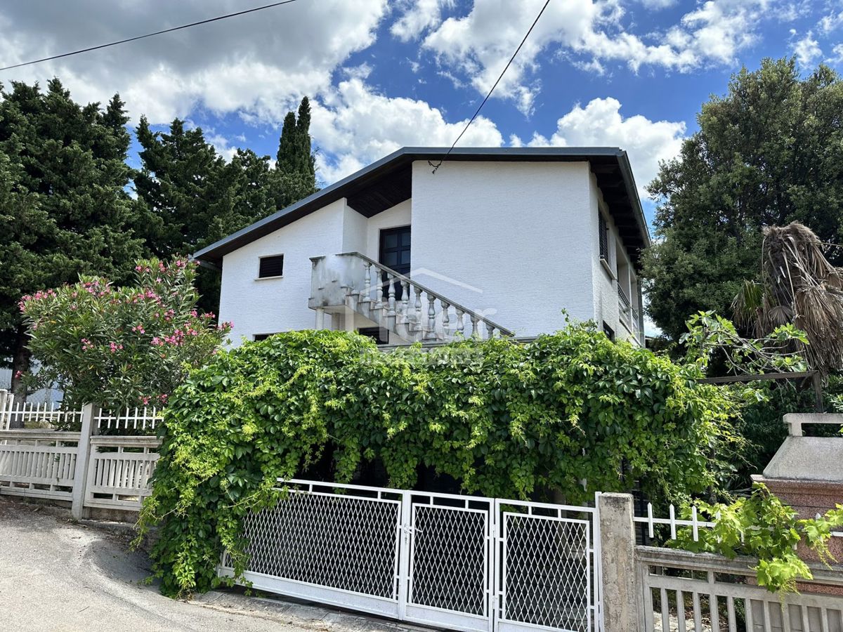 Casa Kruševo, Obrovac, 300m2