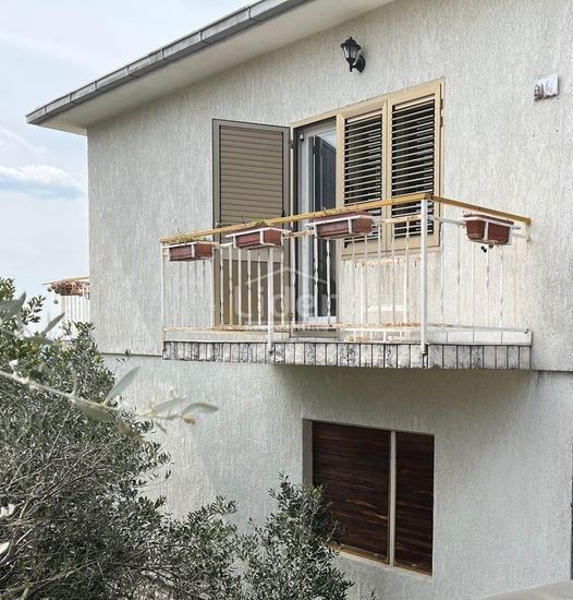 DRAMALJ Casa con 3 appartamenti, bellissima vista mare