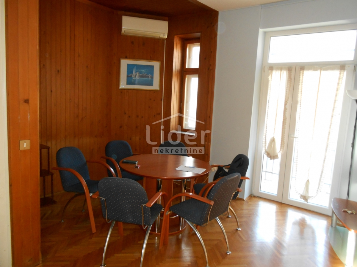 MLAKA Appartamento con due balconi e vista mare