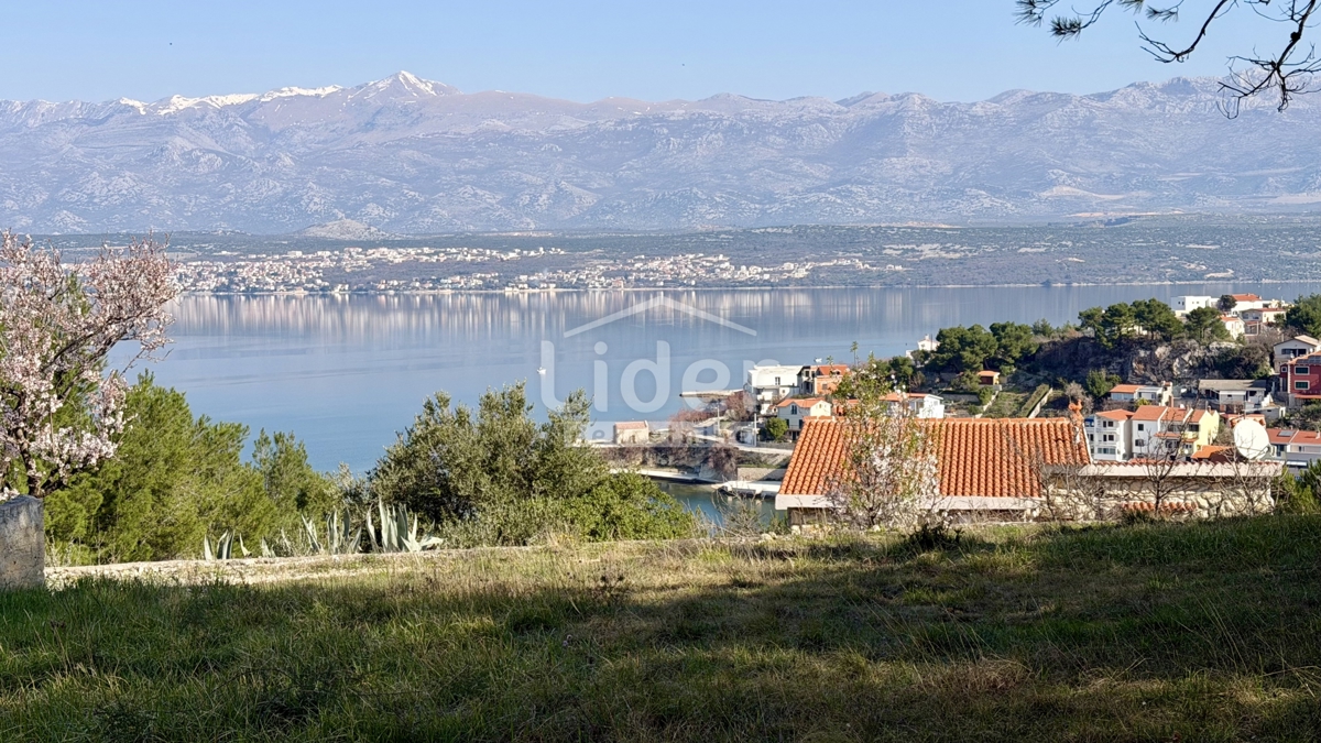 Terreno Novigrad, 528m2