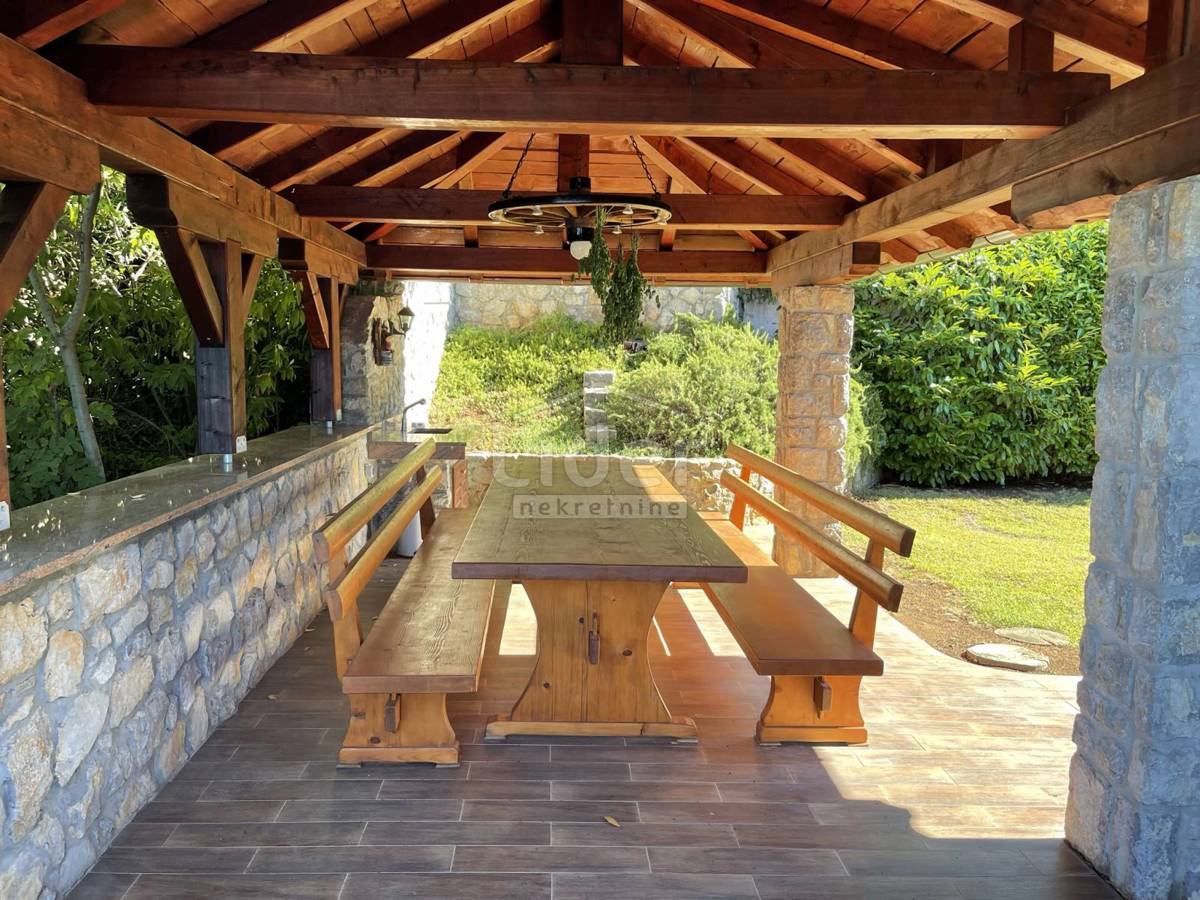 Kantrida, detached house with a large garden in a prime location
