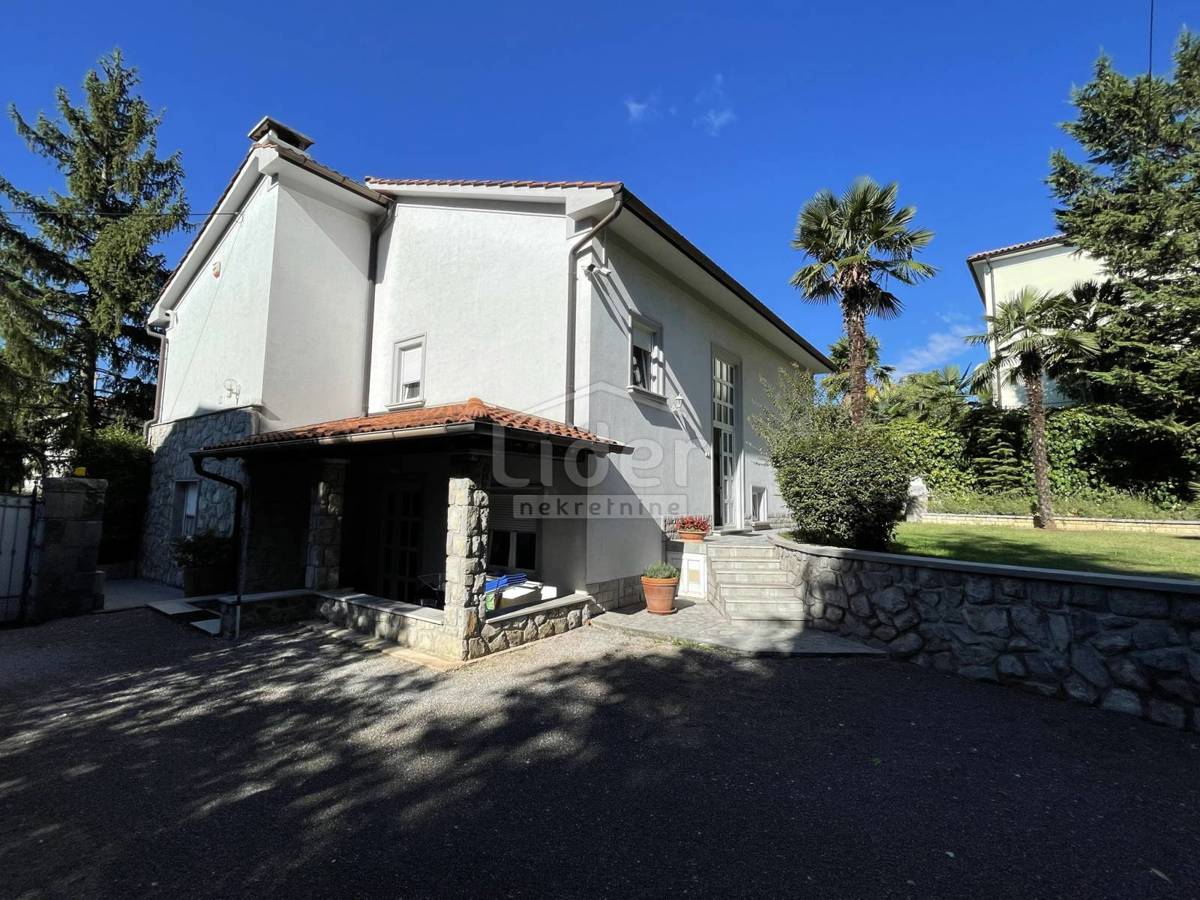 Kantrida, detached house with a large garden in a prime location