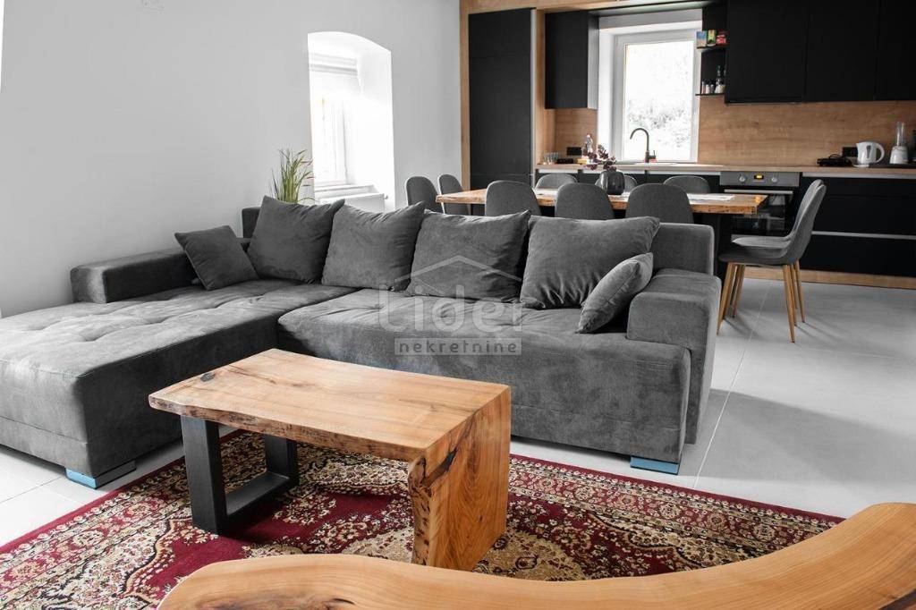 Vrbovsko, casa con 8.000 m2 giardino