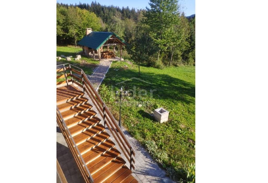 Vrbovsko, casa con 8.000 m2 giardino
