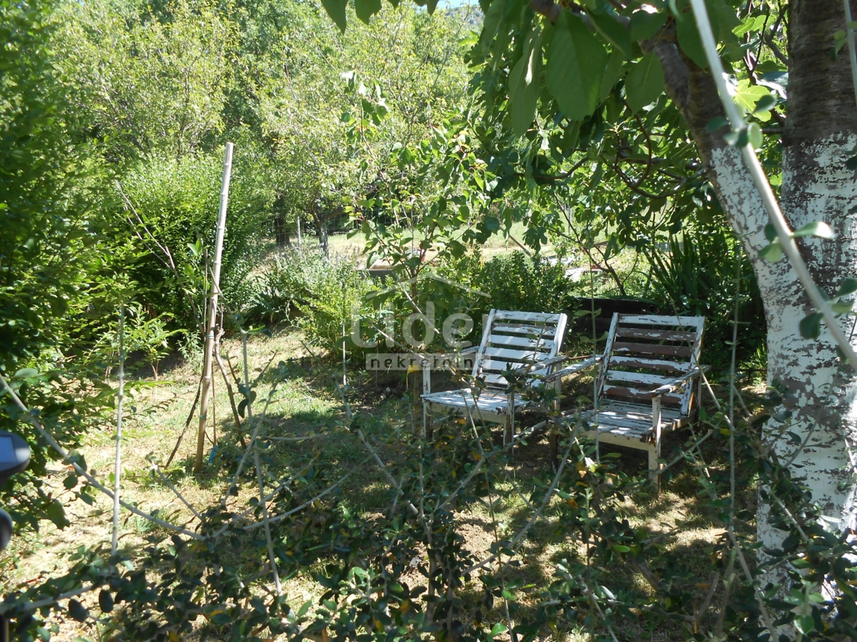 GRIŽANE Casa con 4 appartamenti, piscina, sauna e jacuzzi