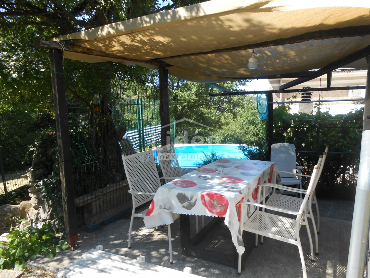 GRIŽANE Casa con 4 appartamenti, piscina, sauna e jacuzzi