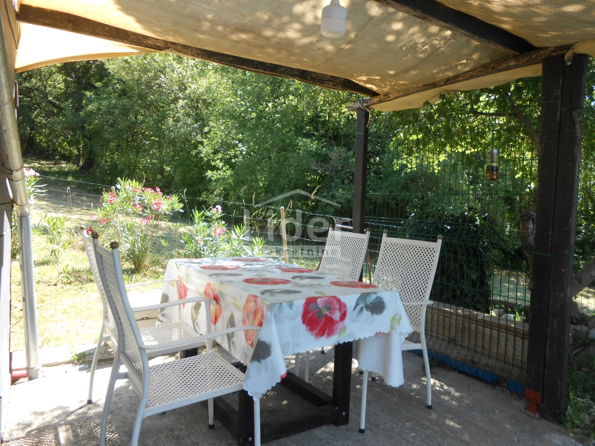 GRIŽANE Casa con 4 appartamenti, piscina, sauna e jacuzzi