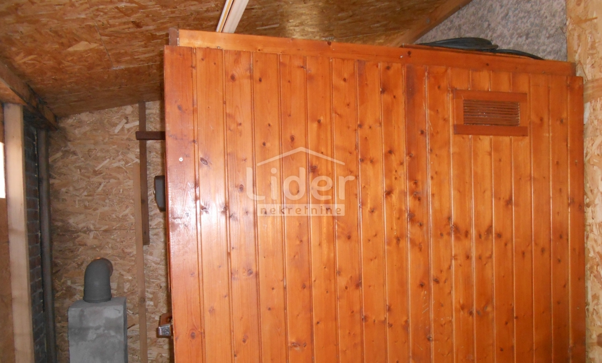 GRIŽANE Casa con 4 appartamenti, piscina, sauna e jacuzzi