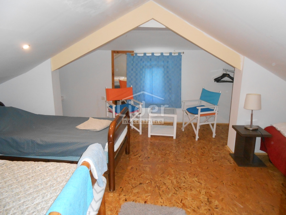 GRIŽANE Casa con 4 appartamenti, piscina, sauna e jacuzzi