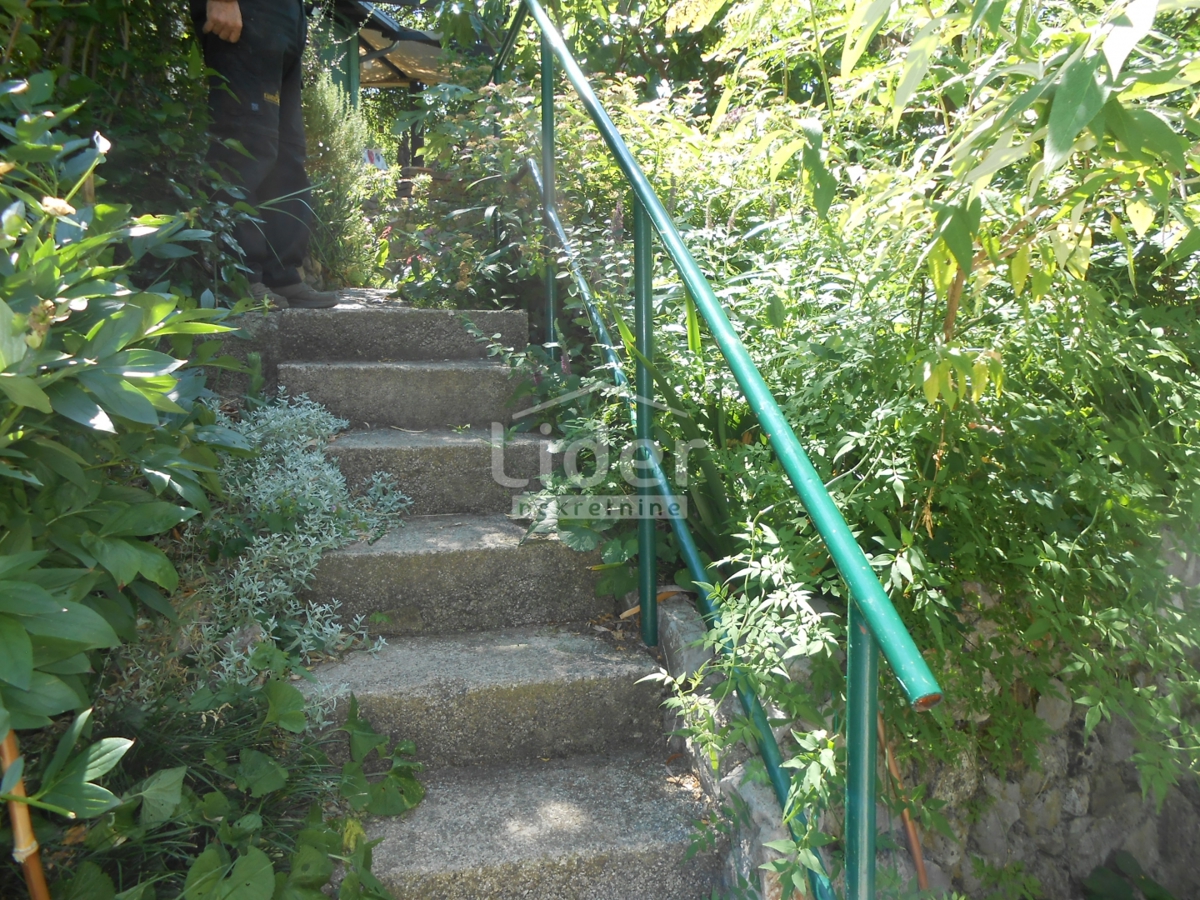 GRIŽANE Casa con 4 appartamenti, piscina, sauna e jacuzzi